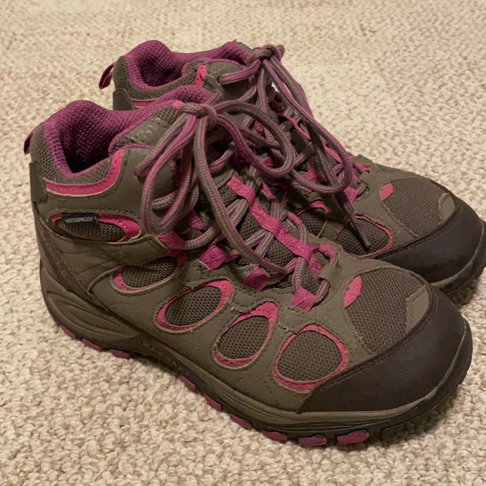 Kids Merrell Water Proof Hiking Boots size 1.5 Hilltop VNTLTR Mid W